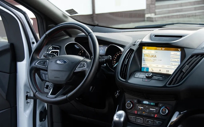 Ford Kuga cena 69990 przebieg: 93000, rok produkcji 2018 z Nowe Warpno małe 631